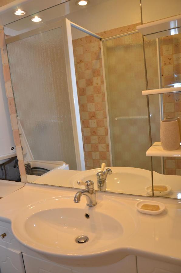 Les Pieds Dans L'Eau Apartamento Saint-Cyr-sur-Mer Exterior foto